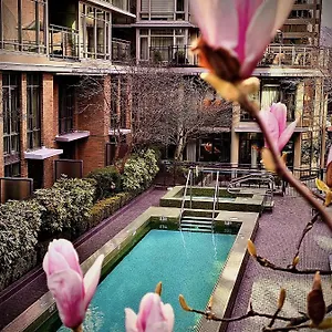 Hotel L'hermitage Vancouver